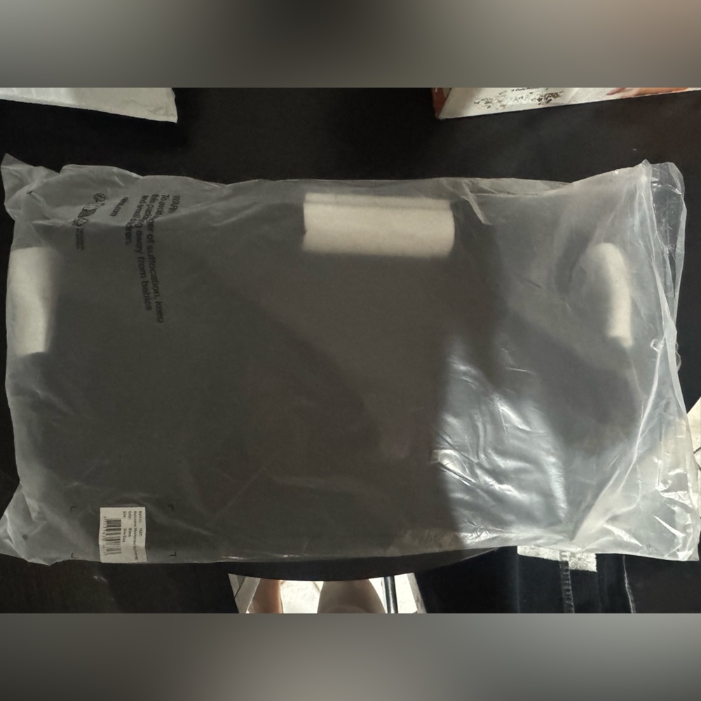 NWT Rains Hilo Black Weekend Bag Small - Picture 8 of 10